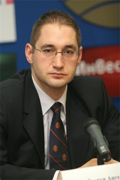 Г. Ангелов: Не бива да чакаме инвеститорите да чукат на вратата